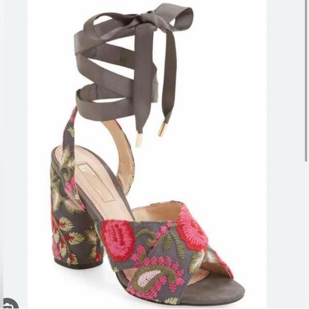 Topshop Embroidered Gray Sandals with Pink Accents